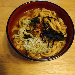 ミネラルたっぷり！3種の海藻の味噌煮込みうどん